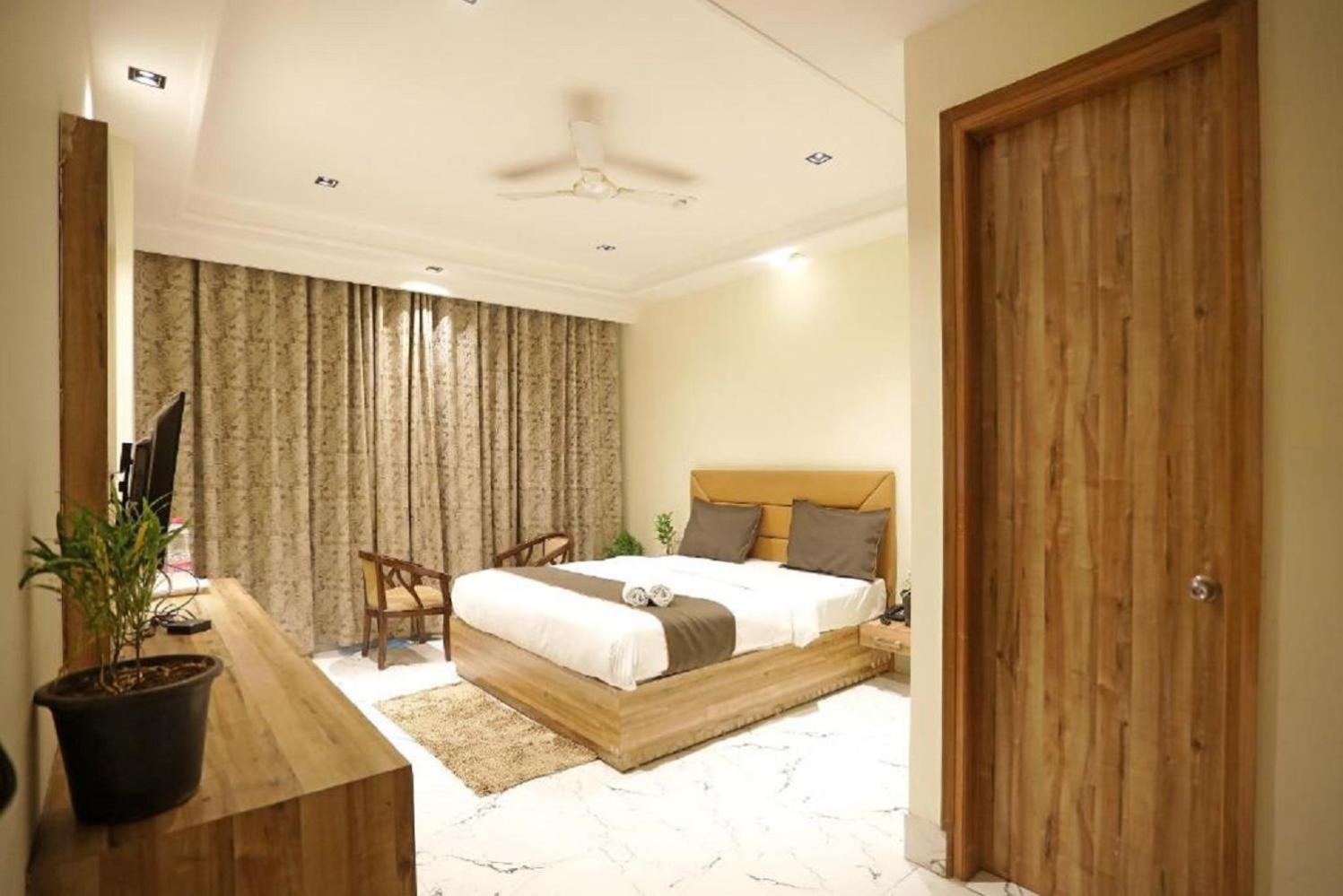 Hotel Royal Paradise By Kdson New Delhi Exterior foto