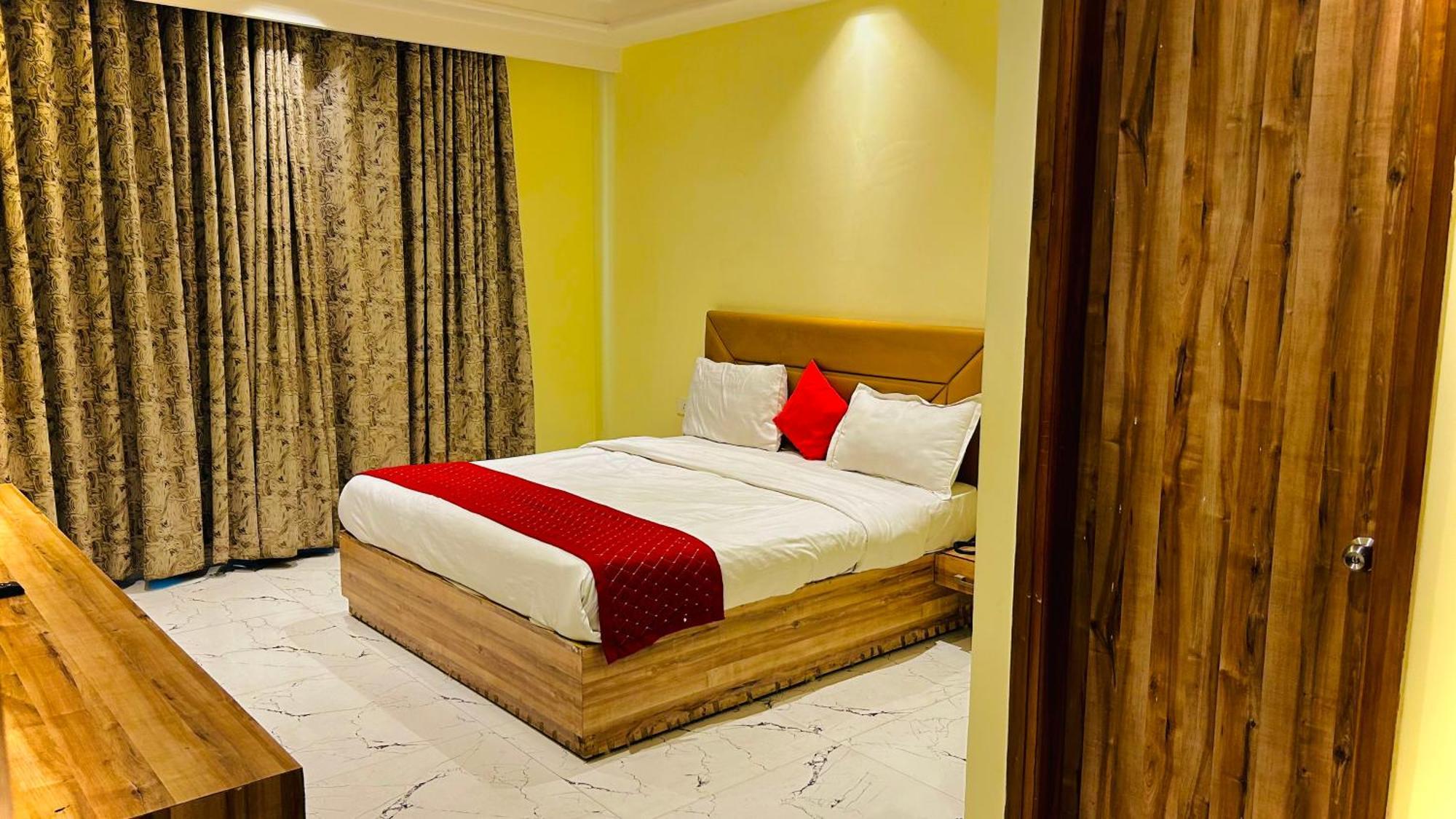 Hotel Royal Paradise By Kdson New Delhi Exterior foto